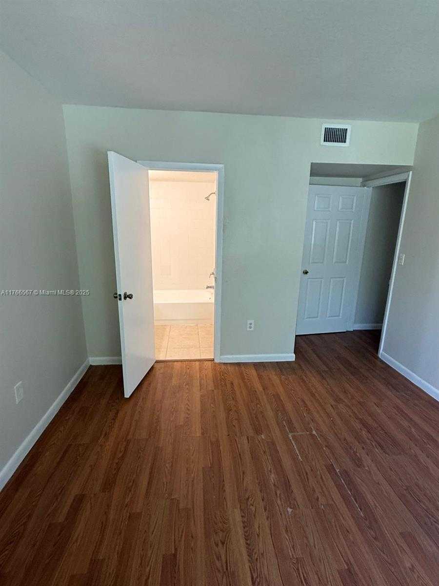 Small Image of 228 NORTH WEST 84TH ST #228, Miami Number 7