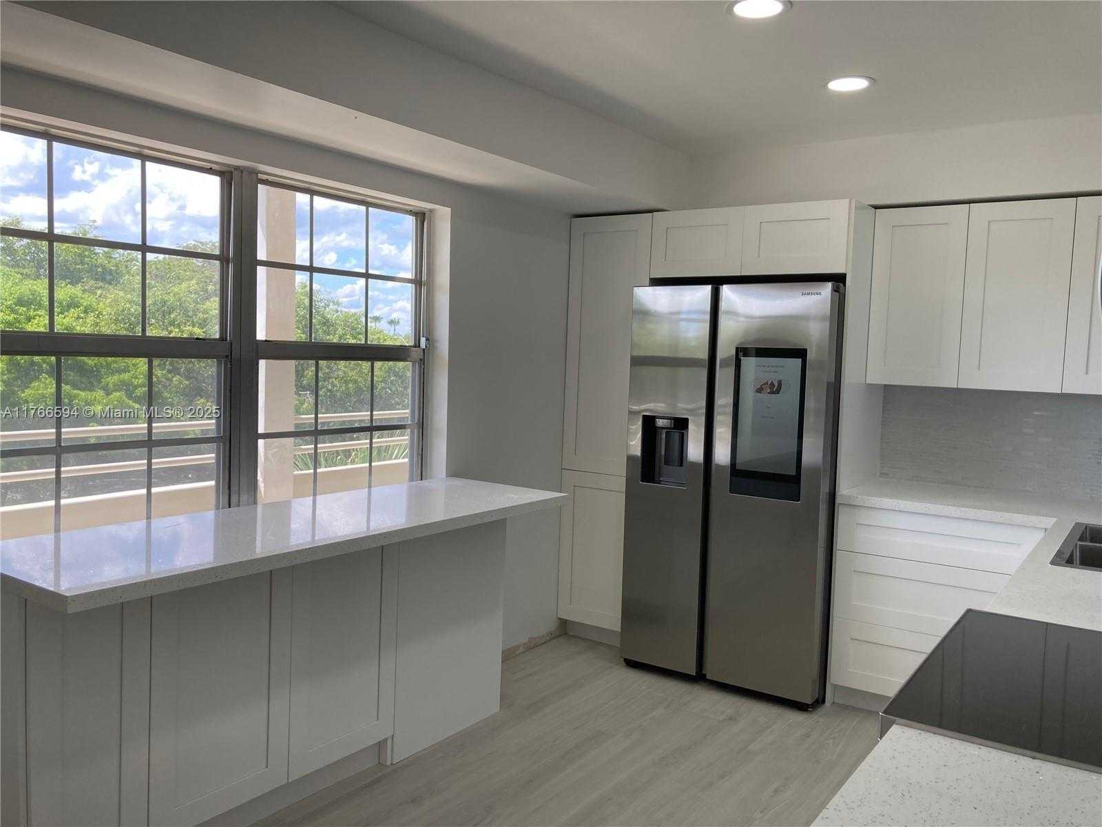 Small Image of 804 CYPRESS BLVD #407, Pompano Beach Number 4