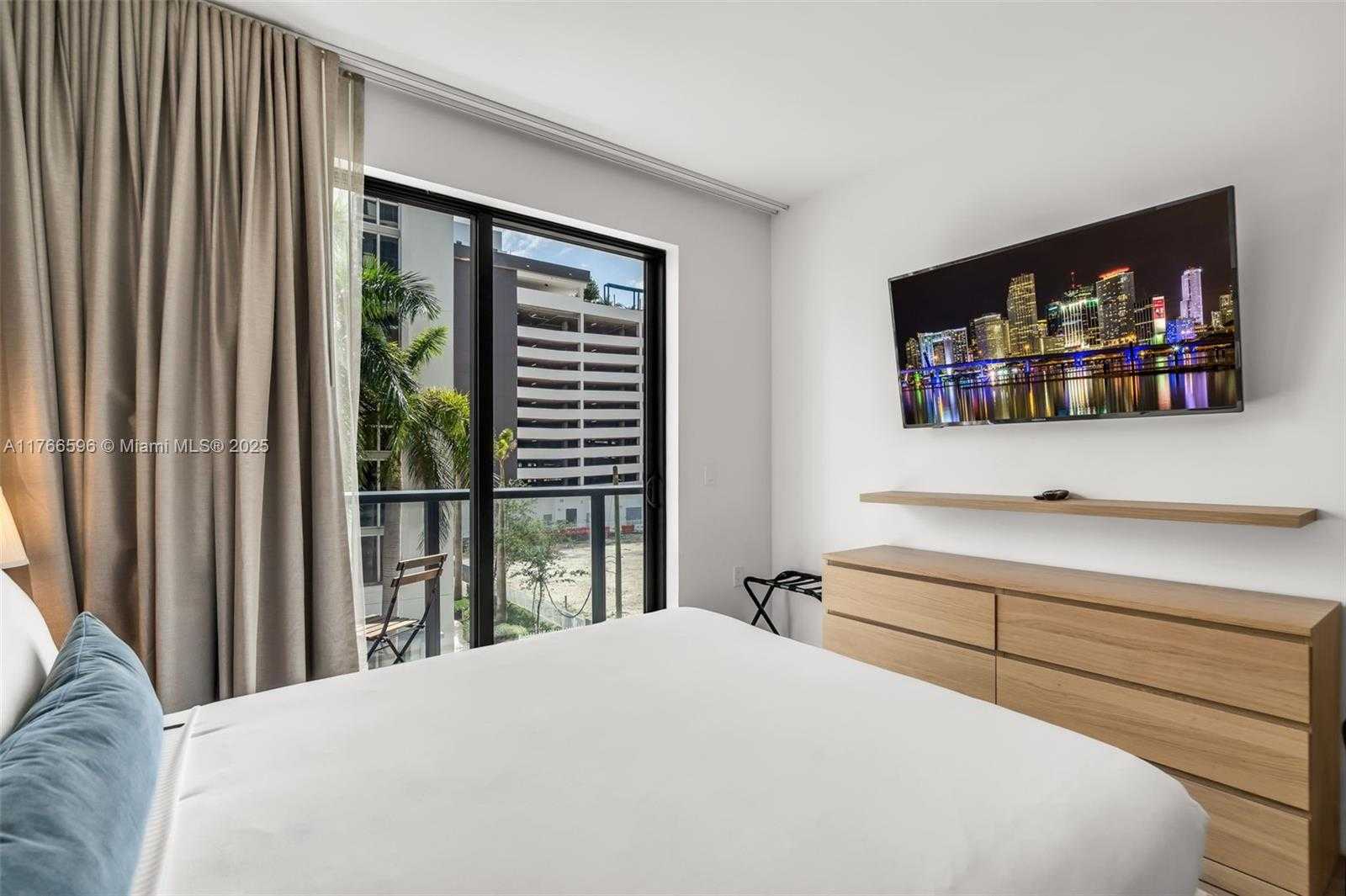 Small Image of 229 SOUTH WEST 9TH ST #202, Miami Number 3