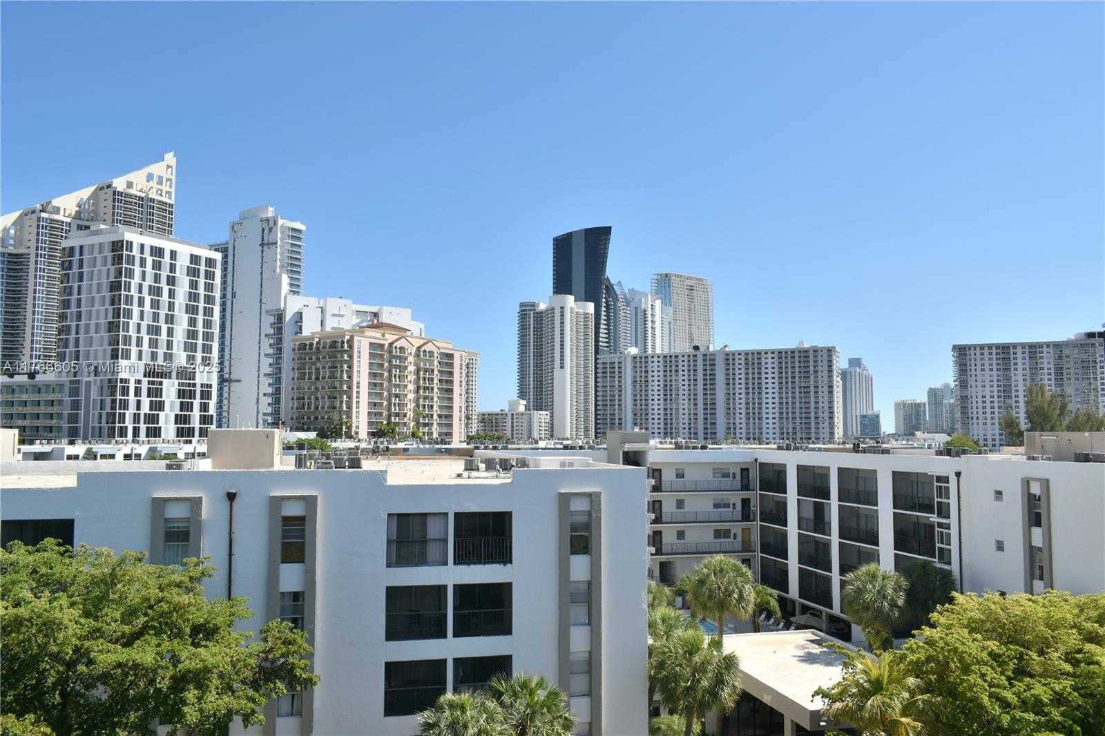 Small Image of 200 178TH DR #704, Sunny Isles Beach Number 10