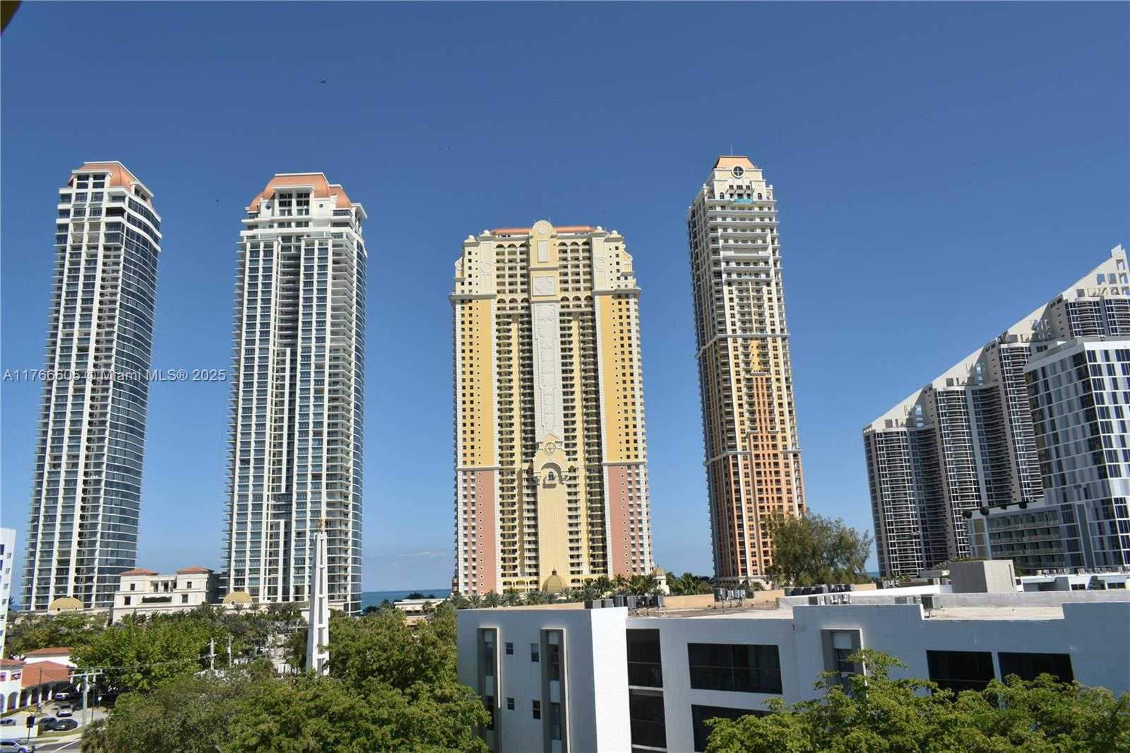 Small Image of 200 178TH DR #704, Sunny Isles Beach Number 11