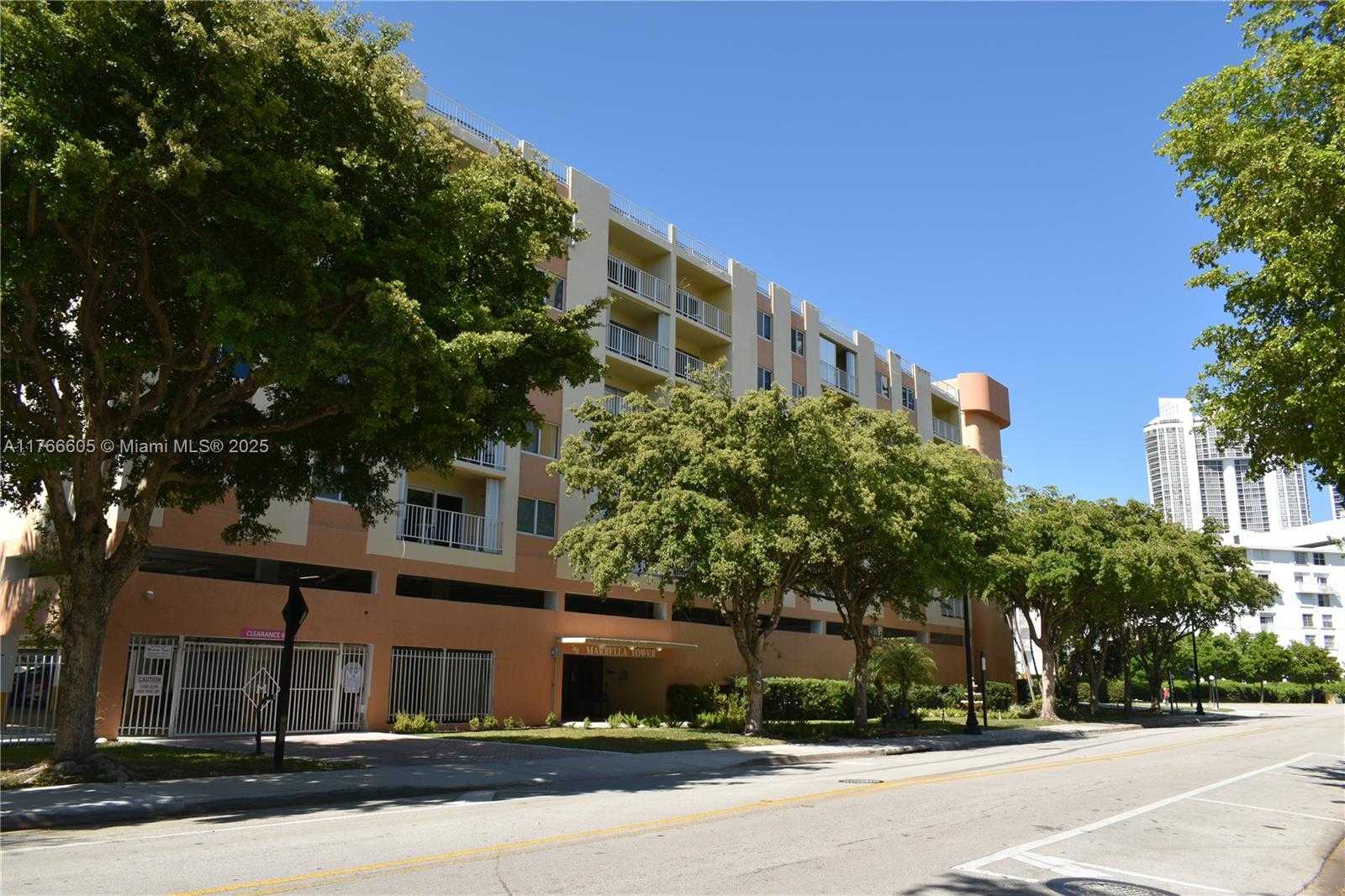 Small Image of 200 178TH DR #704, Sunny Isles Beach Number 3