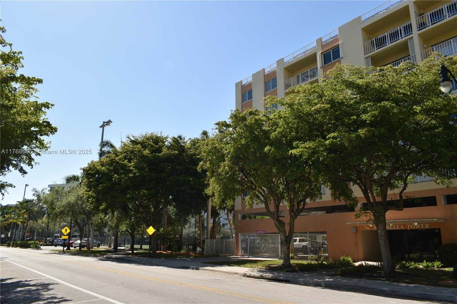 Small Image of 200 178TH DR #704, Sunny Isles Beach Number 4