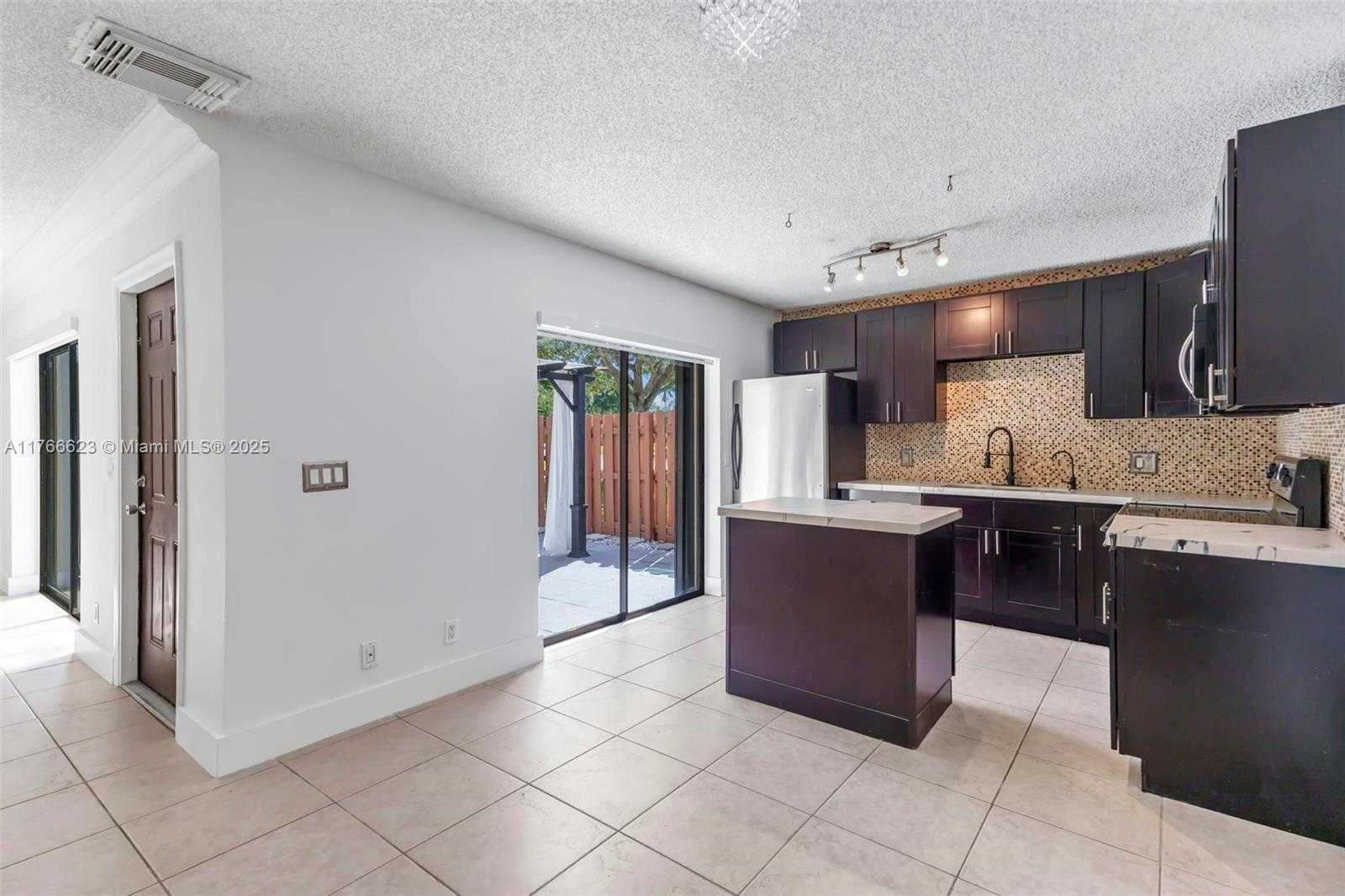 Small Image of 2551 CAMELOT CT #106, Cooper City Number 13