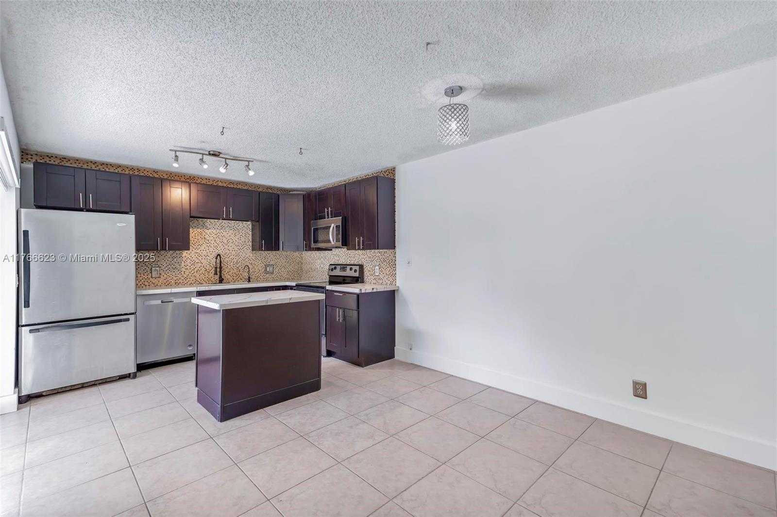 Small Image of 2551 CAMELOT CT #106, Cooper City Number 16