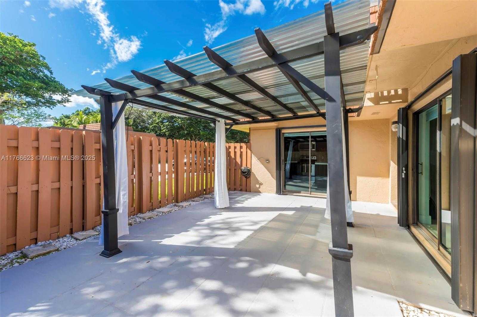 Small Image of 2551 CAMELOT CT #106, Cooper City Number 2