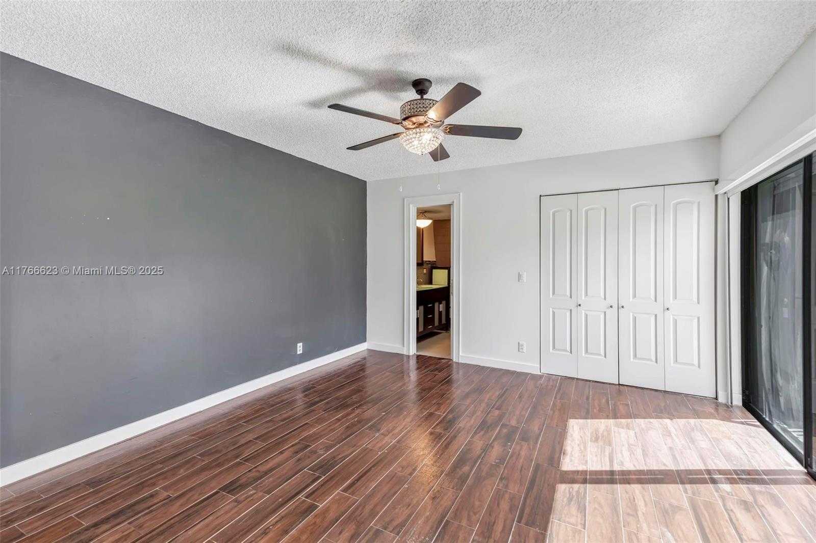 Small Image of 2551 CAMELOT CT #106, Cooper City Number 25