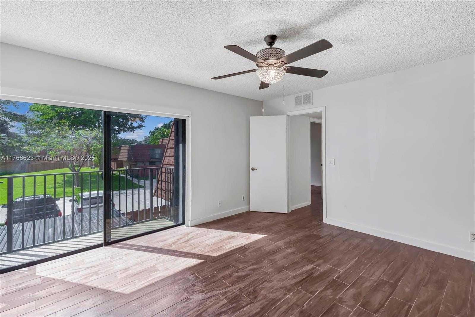 Small Image of 2551 CAMELOT CT #106, Cooper City Number 30