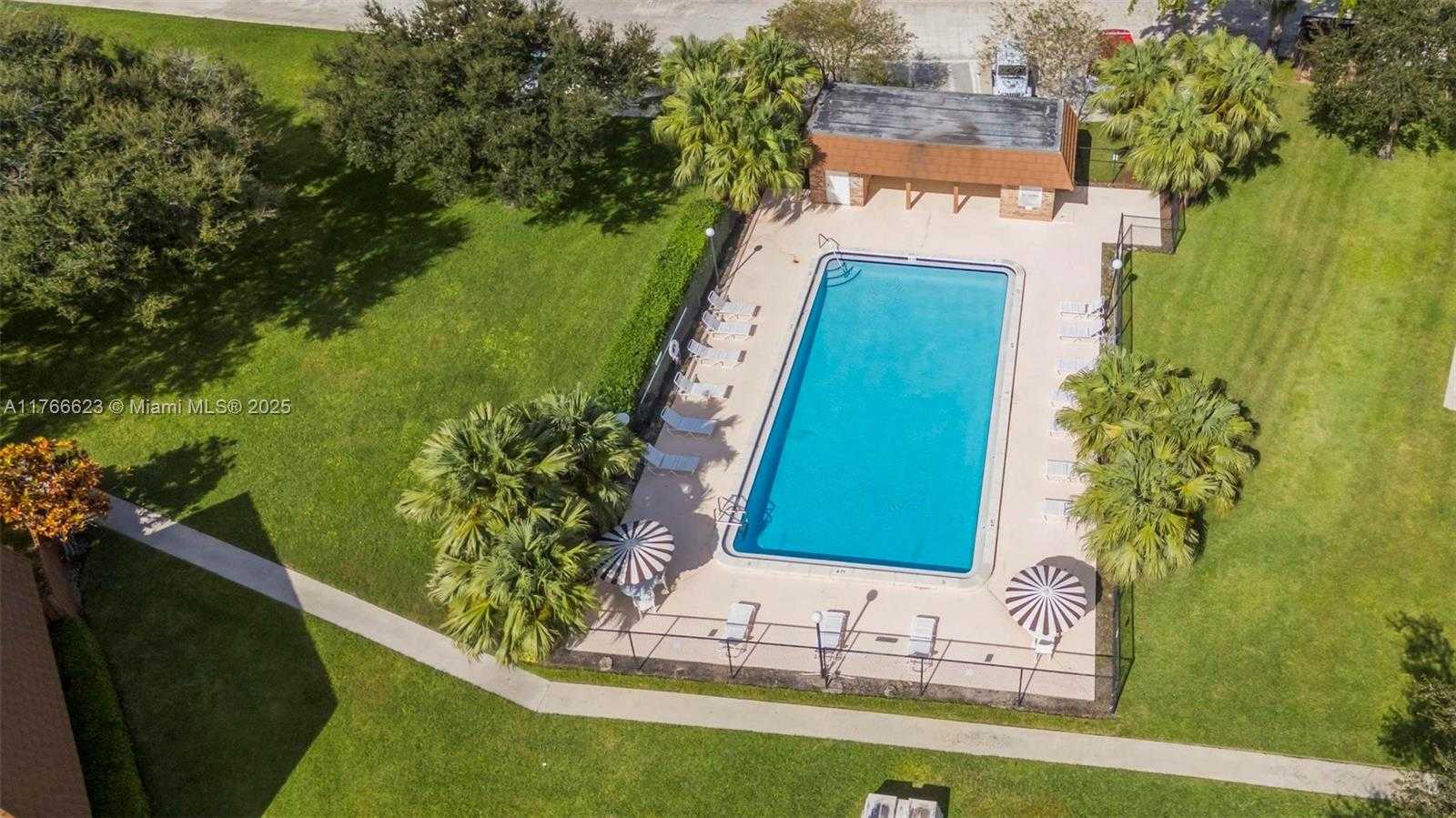 Small Image of 2551 CAMELOT CT #106, Cooper City Number 36