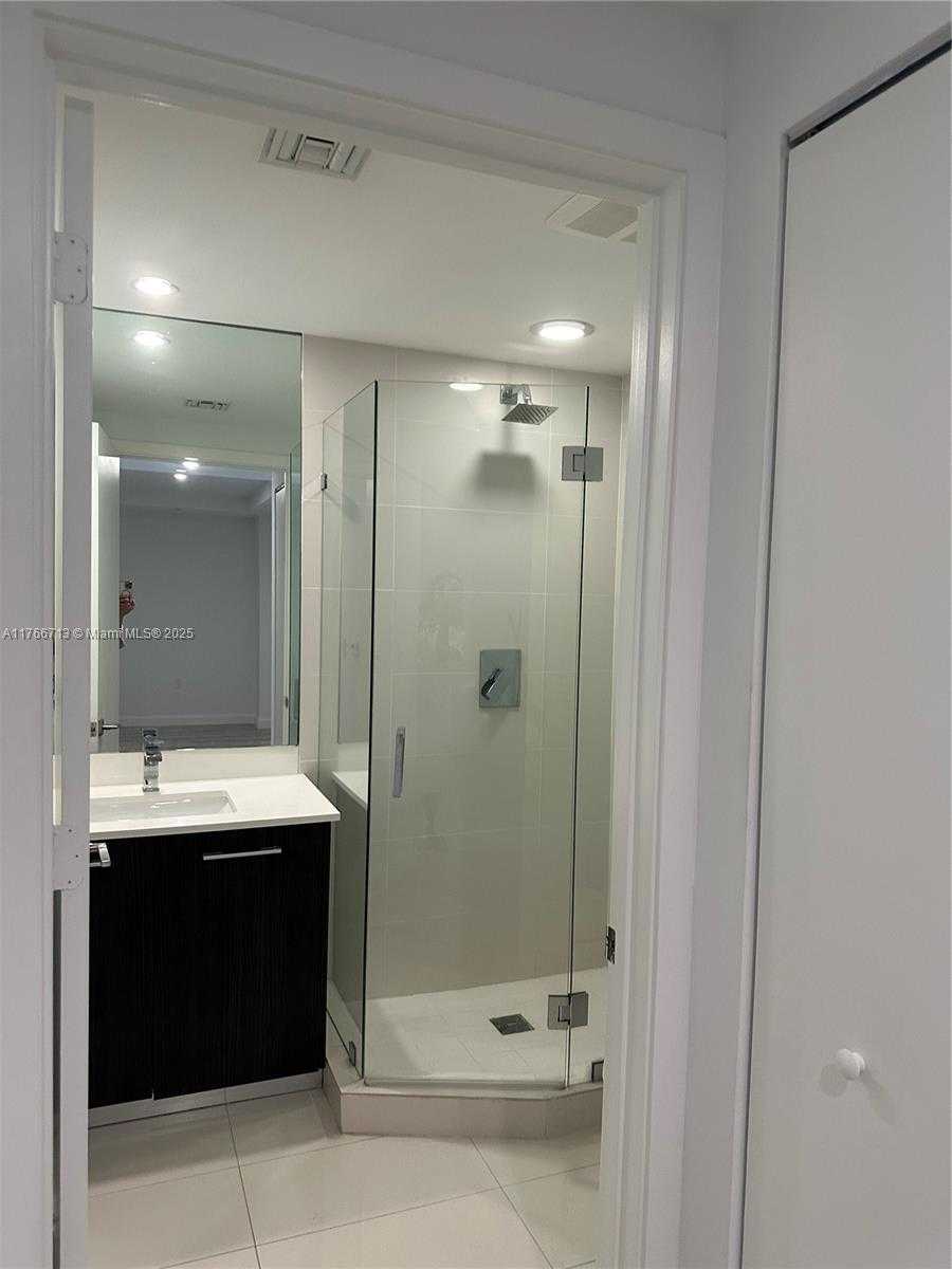 Small Image of 45 SOUTH WEST 9TH ST #2905, Miami Number 7