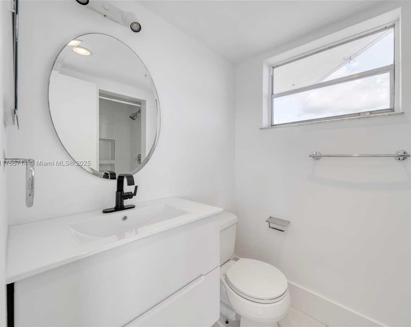Small Image of 7933 WEST DR #817, North Bay Village Number 26