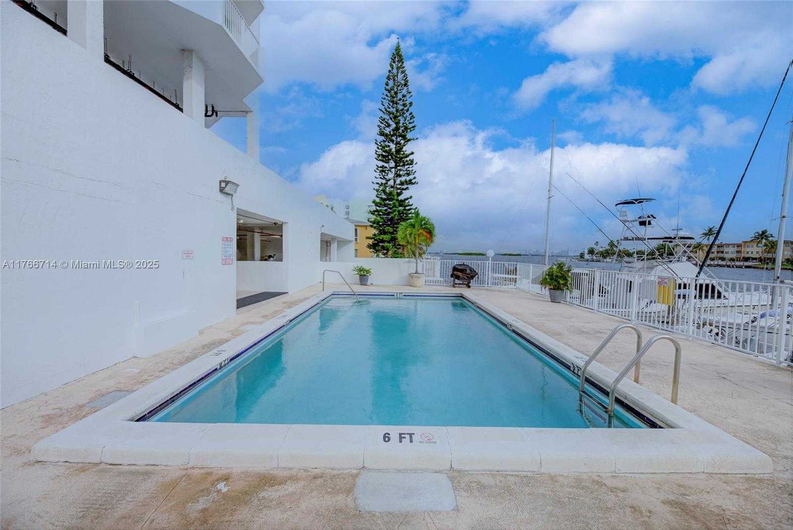 Small Image of 7933 WEST DR #817, North Bay Village Number 32