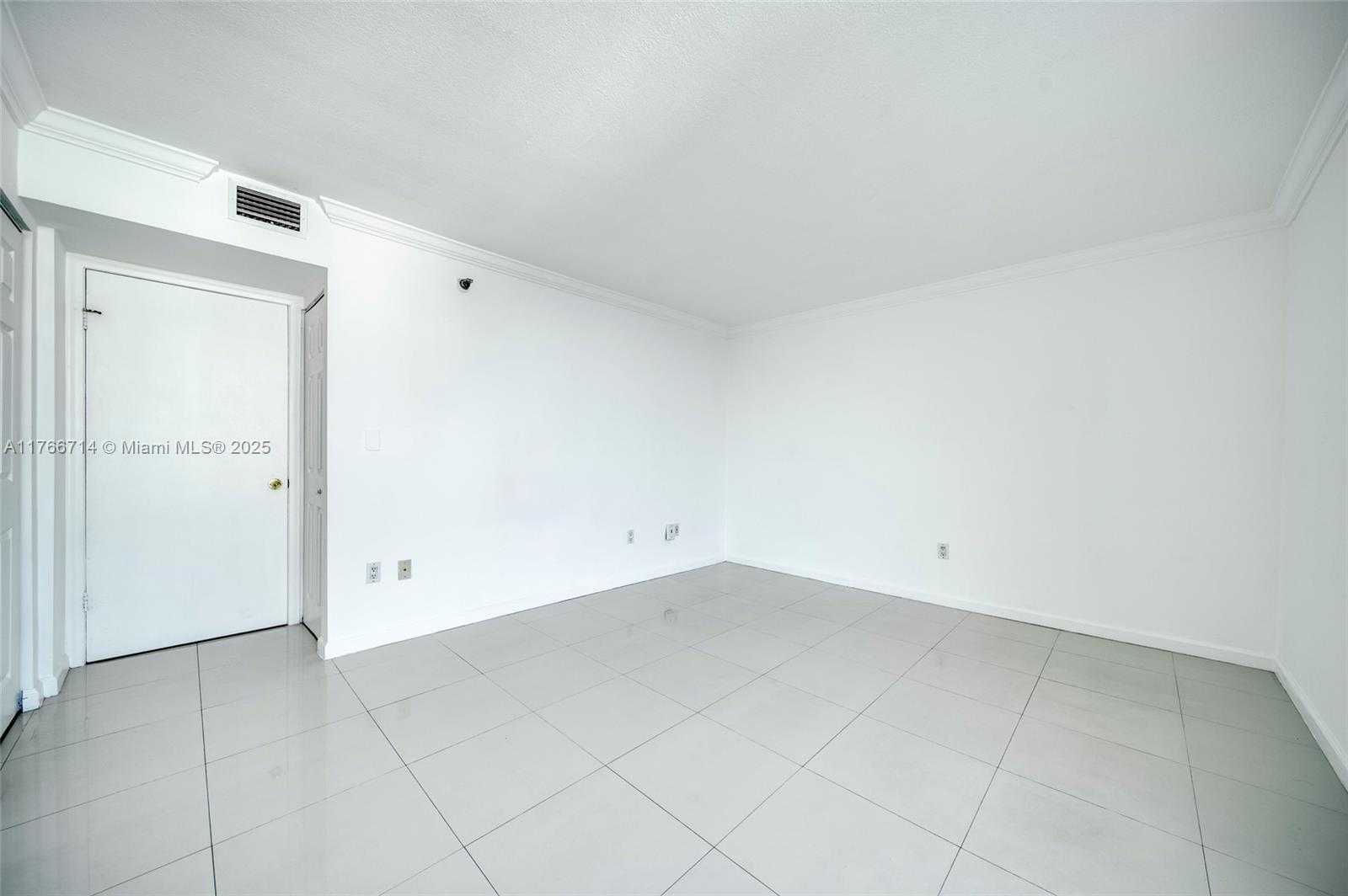 Small Image of 7933 WEST DR #817, North Bay Village Number 9