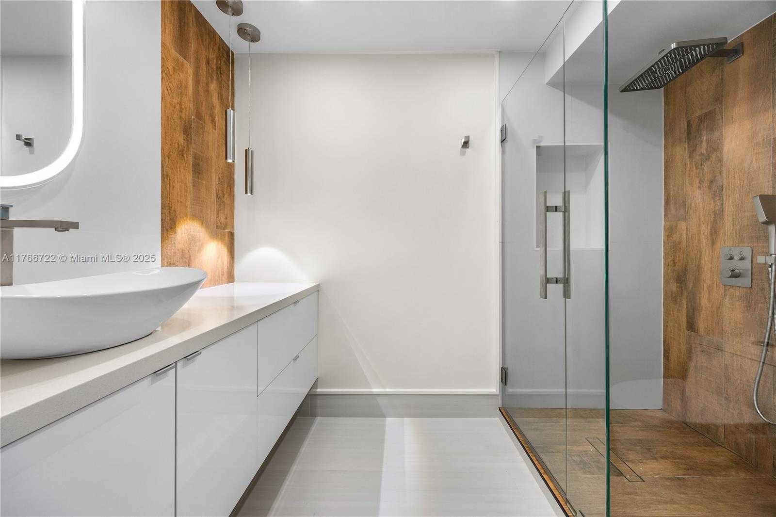 Small Image of 700 CORAL WAY #2, Coral Gables Number 25