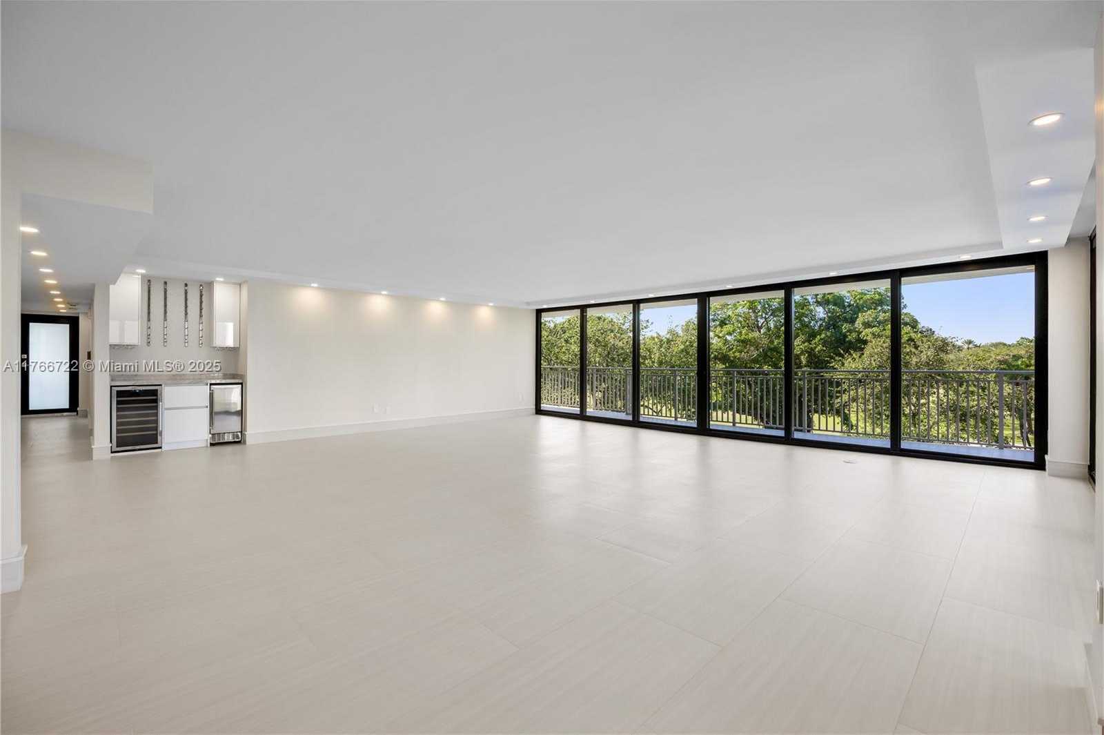 Small Image of 700 CORAL WAY #2, Coral Gables Number 4