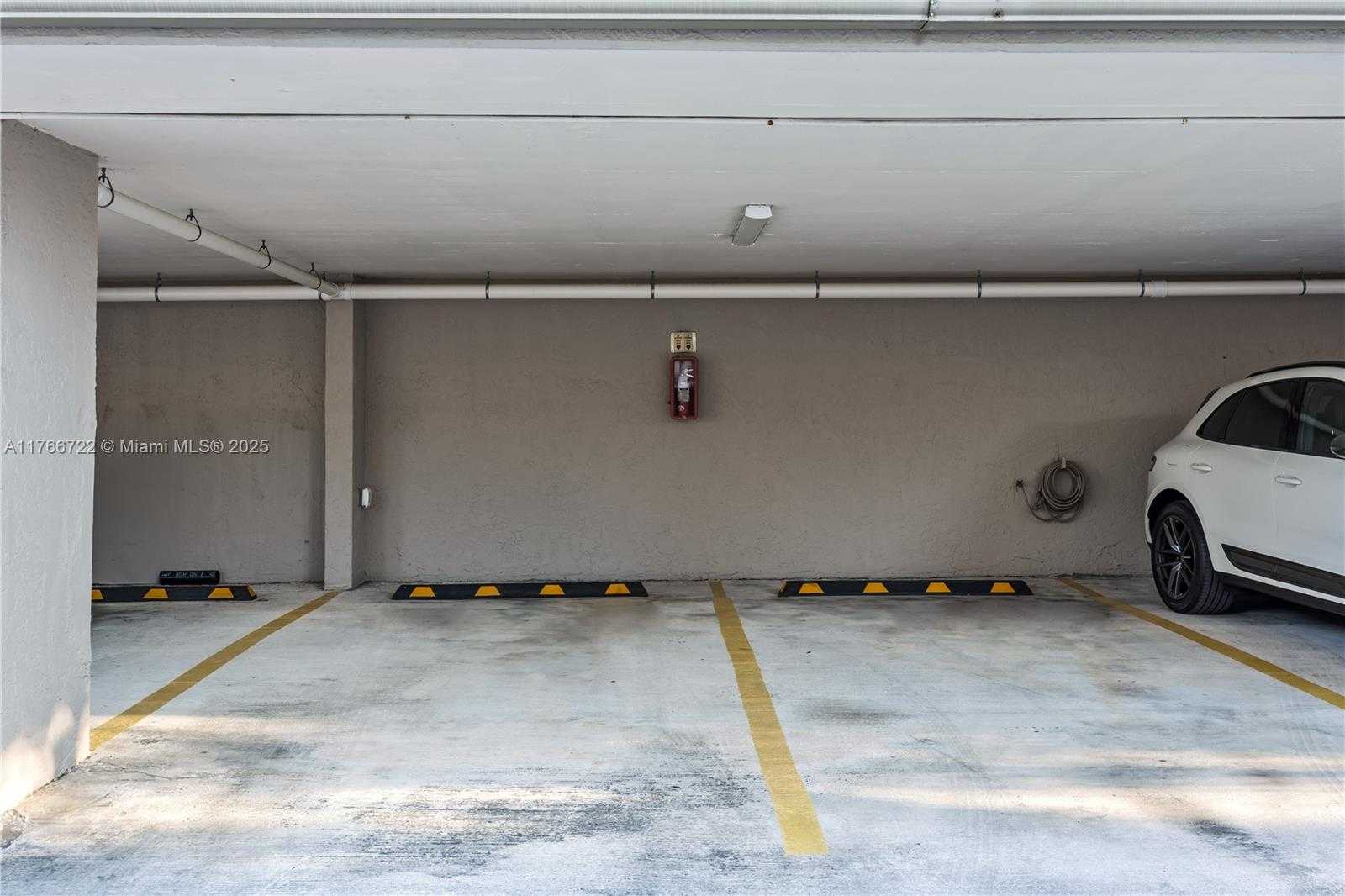 Small Image of 700 CORAL WAY #2, Coral Gables Number 40