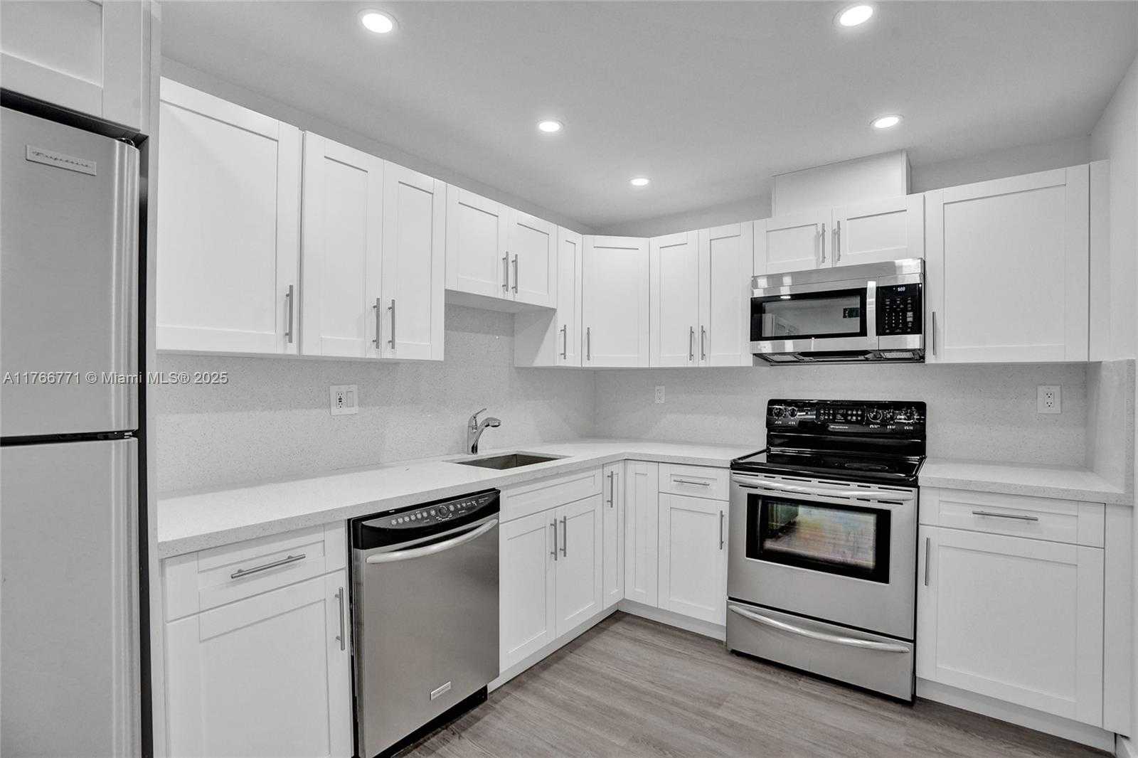 Small Image of 10777 WEST SAMPLE RD #904, Coral Springs Number 11
