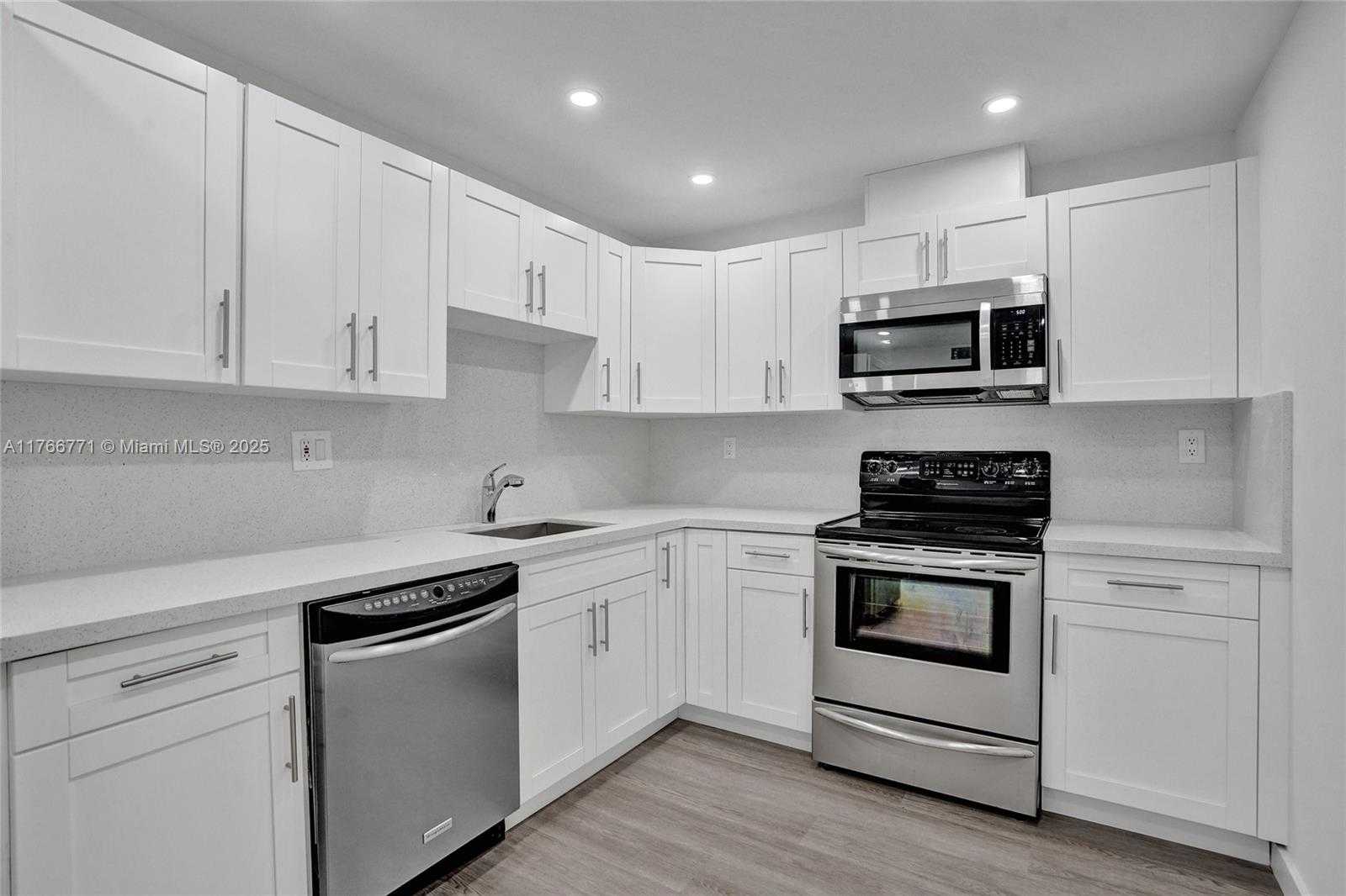 Small Image of 10777 WEST SAMPLE RD #904, Coral Springs Number 12