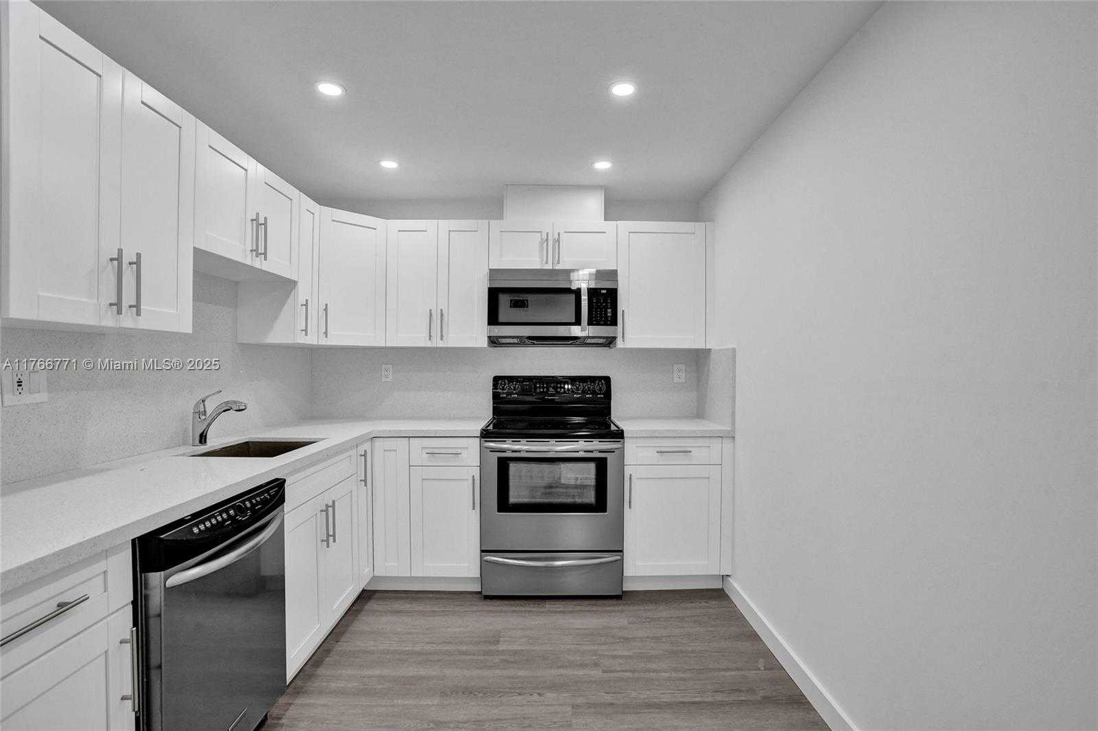 Small Image of 10777 WEST SAMPLE RD #904, Coral Springs Number 13