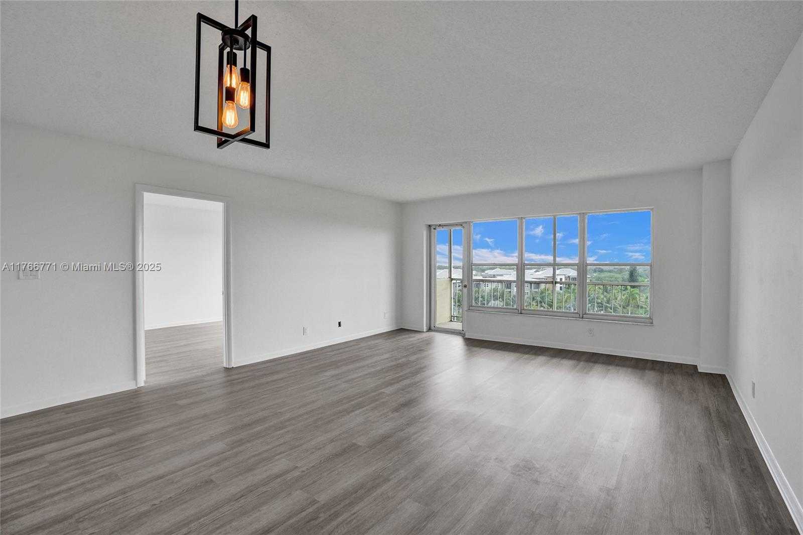 Small Image of 10777 WEST SAMPLE RD #904, Coral Springs Number 15