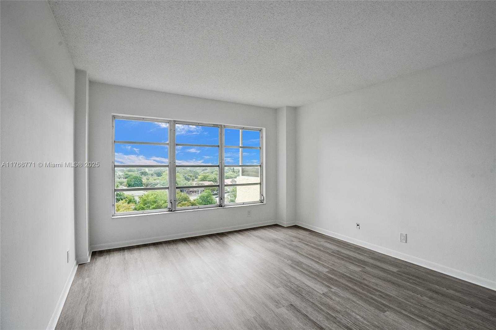 Small Image of 10777 WEST SAMPLE RD #904, Coral Springs Number 18