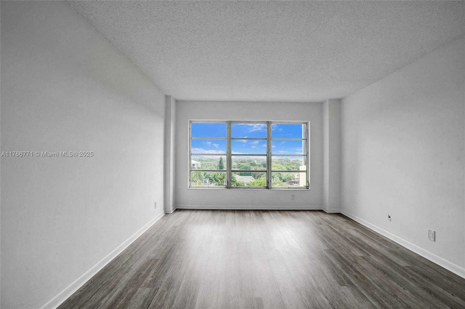 Small Image of 10777 WEST SAMPLE RD #904, Coral Springs Number 19
