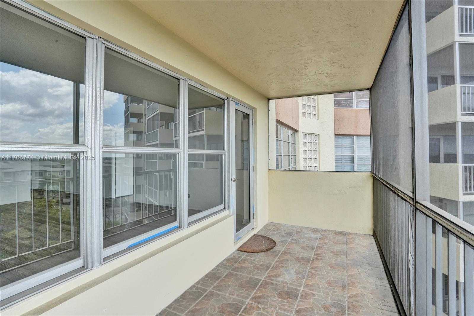 Small Image of 10777 WEST SAMPLE RD #904, Coral Springs Number 30
