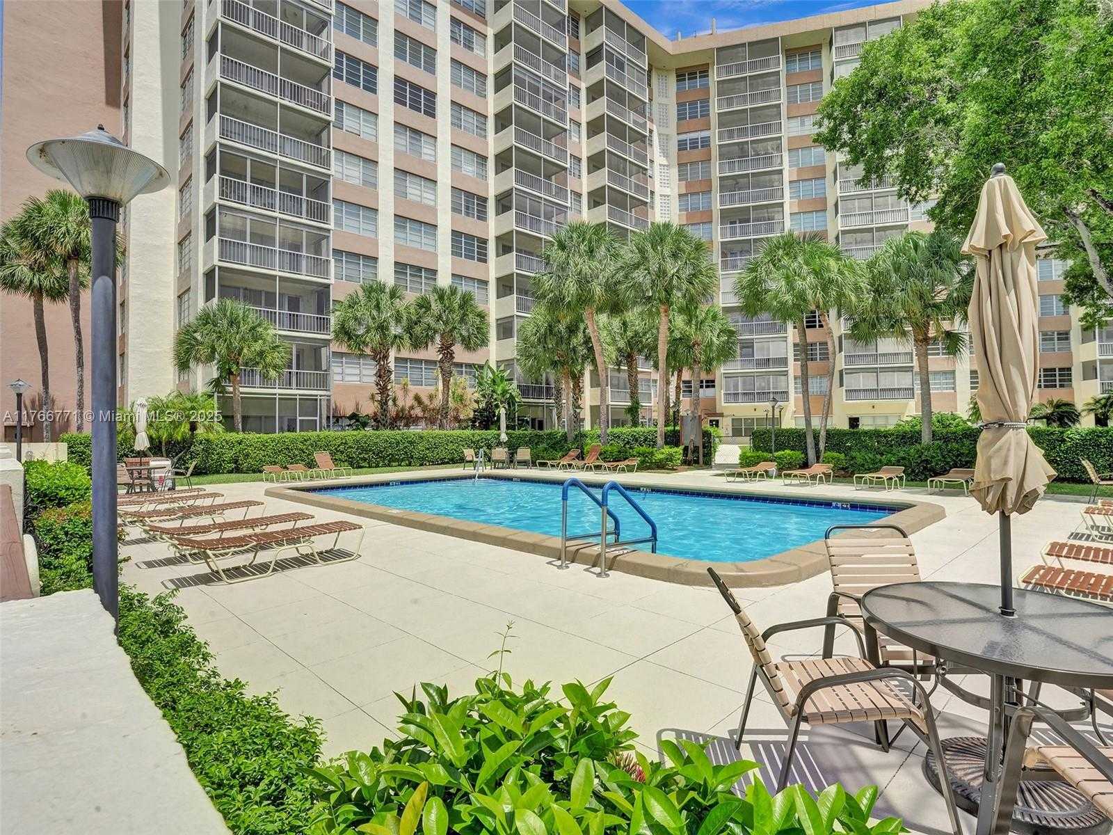 Small Image of 10777 WEST SAMPLE RD #904, Coral Springs Number 44