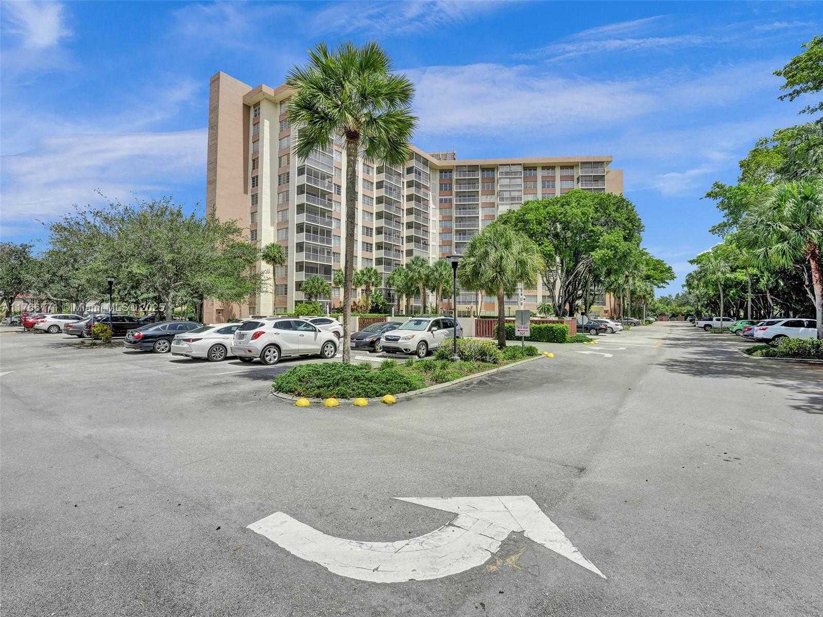 Small Image of 10777 WEST SAMPLE RD #904, Coral Springs Number 47