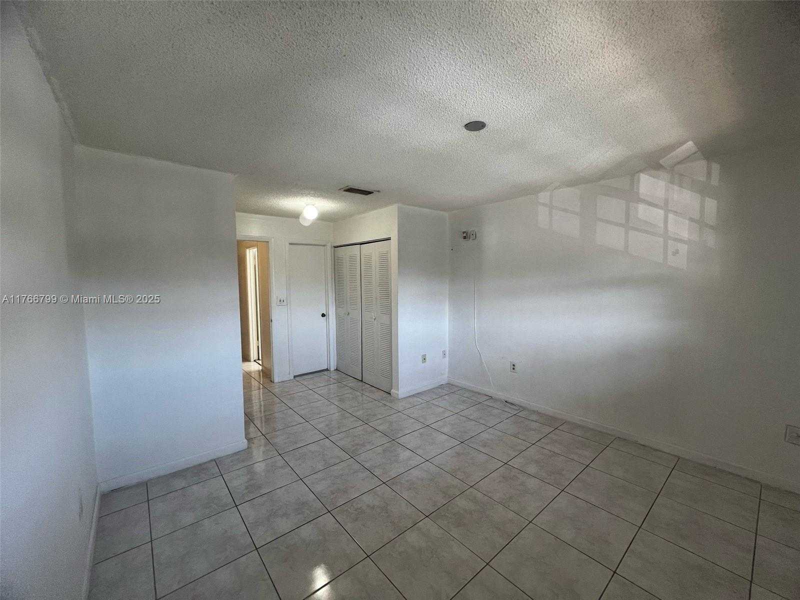 Small Image of 13345 SOUTH WEST 59TH LN, Miami Number 14