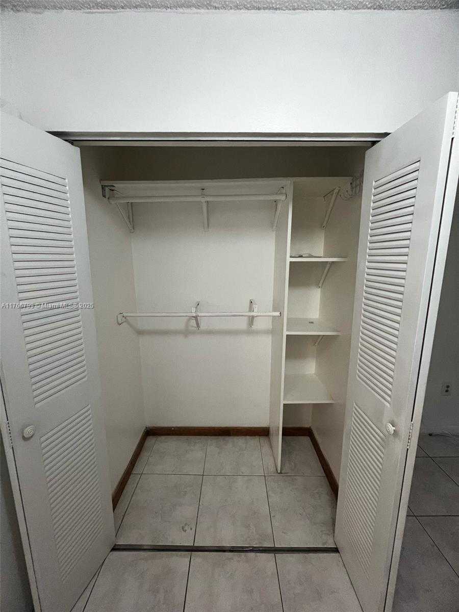 Small Image of 13345 SOUTH WEST 59TH LN, Miami Number 16