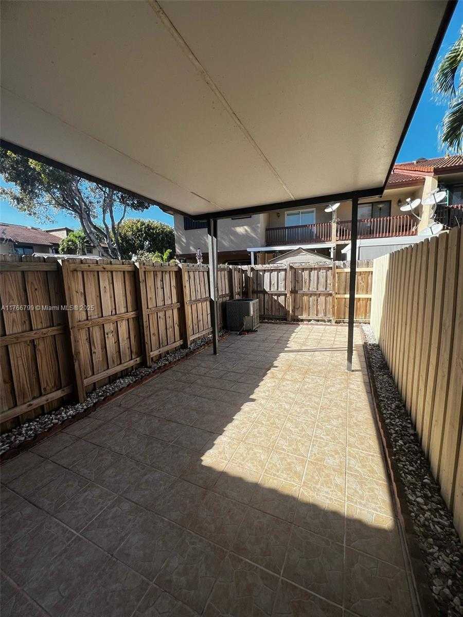 Small Image of 13345 SOUTH WEST 59TH LN, Miami Number 25