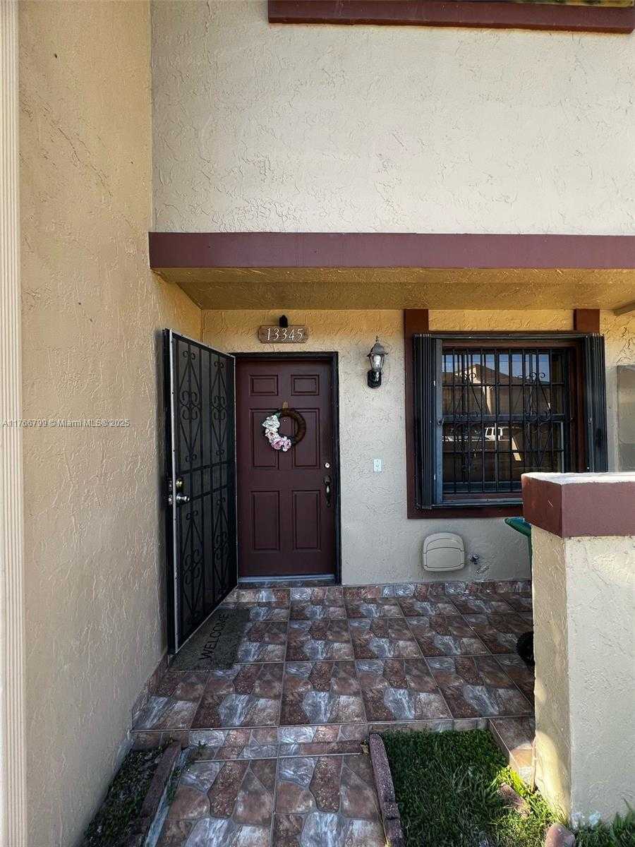 Small Image of 13345 SOUTH WEST 59TH LN, Miami Number 3