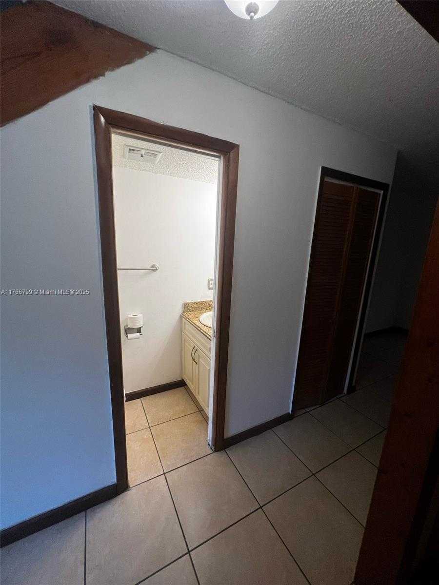Small Image of 13345 SOUTH WEST 59TH LN, Miami Number 7