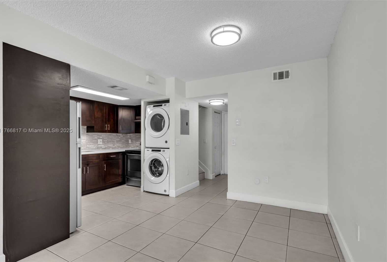 Small Image of 6916 NORTH WEST 166TH TERRACE #1204, Miami Lakes Number 27