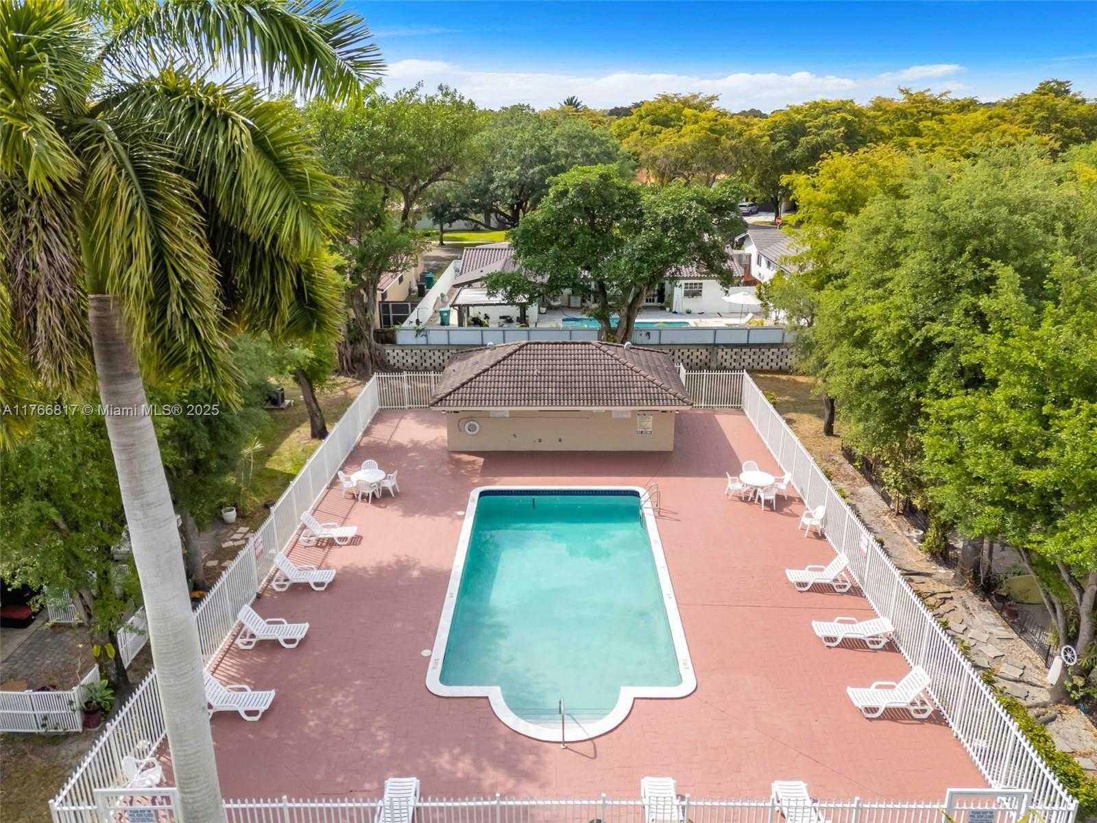 Small Image of 6916 NORTH WEST 166TH TERRACE #1204, Miami Lakes Number 31