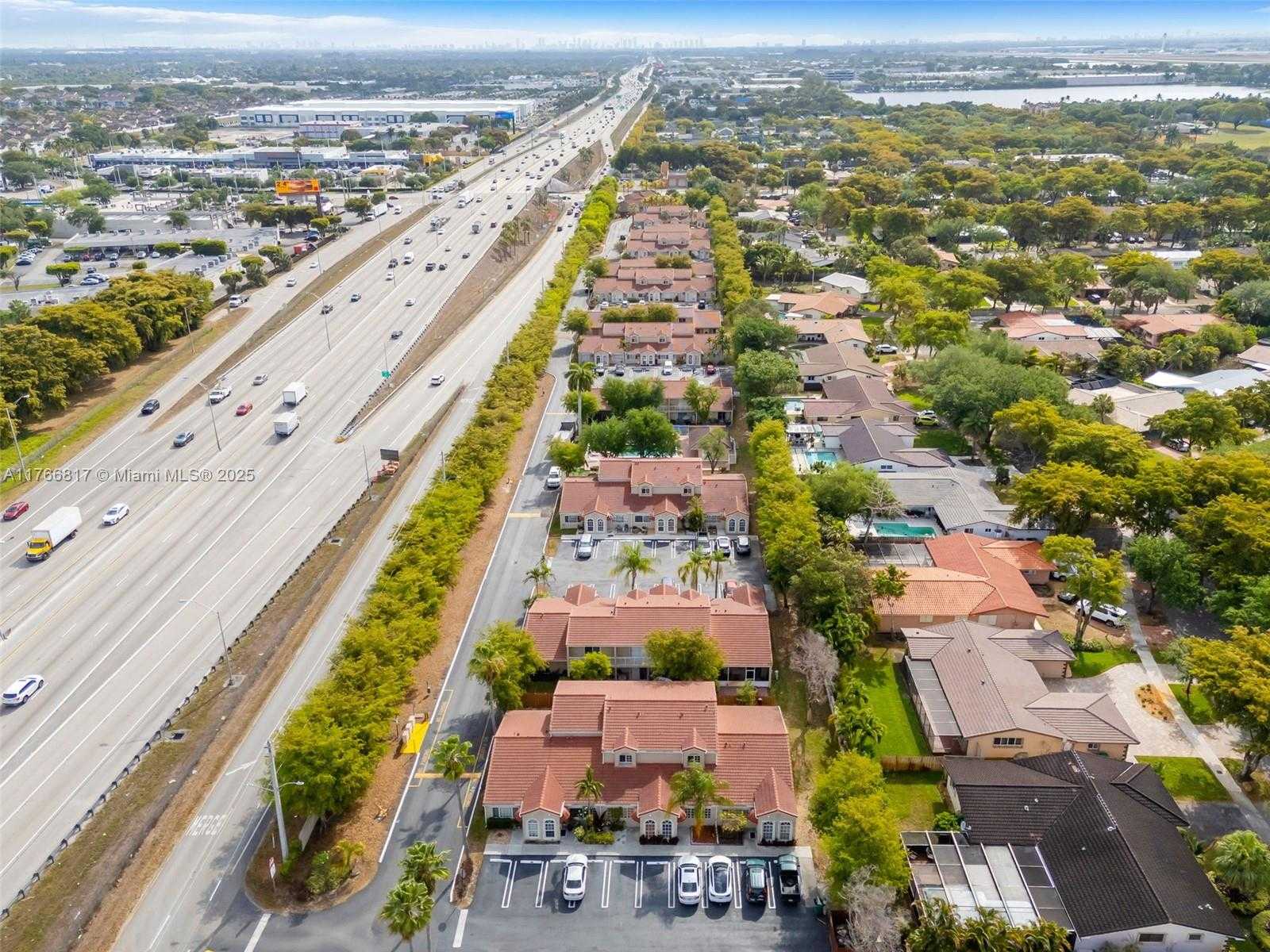 Small Image of 6916 NORTH WEST 166TH TERRACE #1204, Miami Lakes Number 8