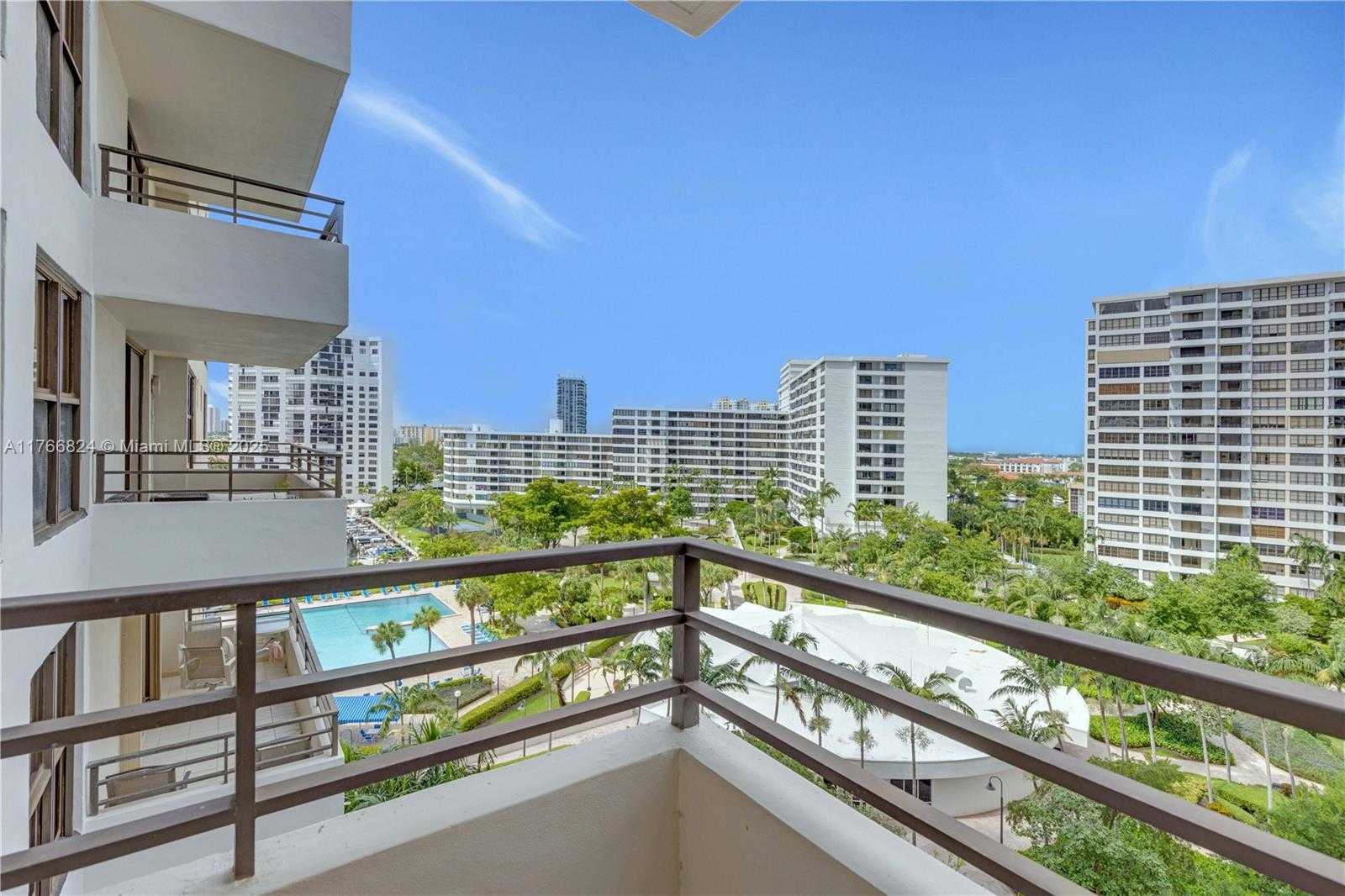 Small Image of 2500 PARKVIEW DRIVE #1019, Hallandale Beach Number 2