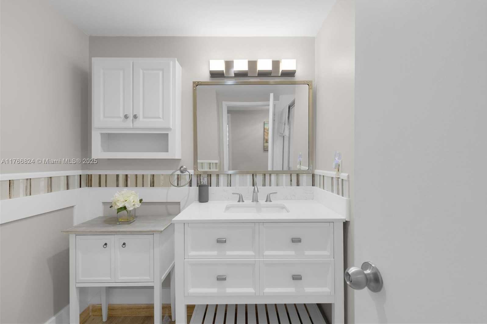 Small Image of 2500 PARKVIEW DRIVE #1019, Hallandale Beach Number 25