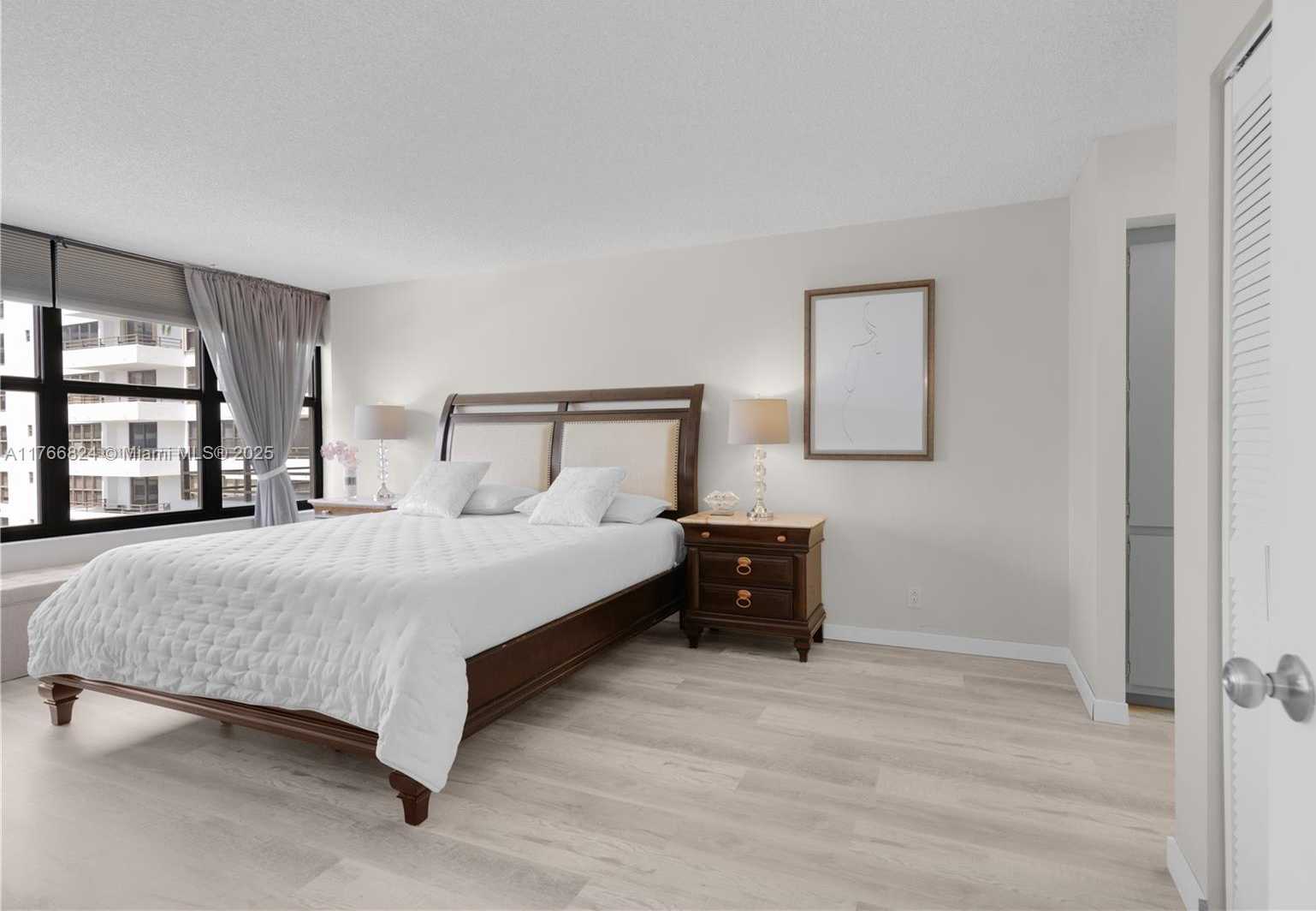 Small Image of 2500 PARKVIEW DRIVE #1019, Hallandale Beach Number 26