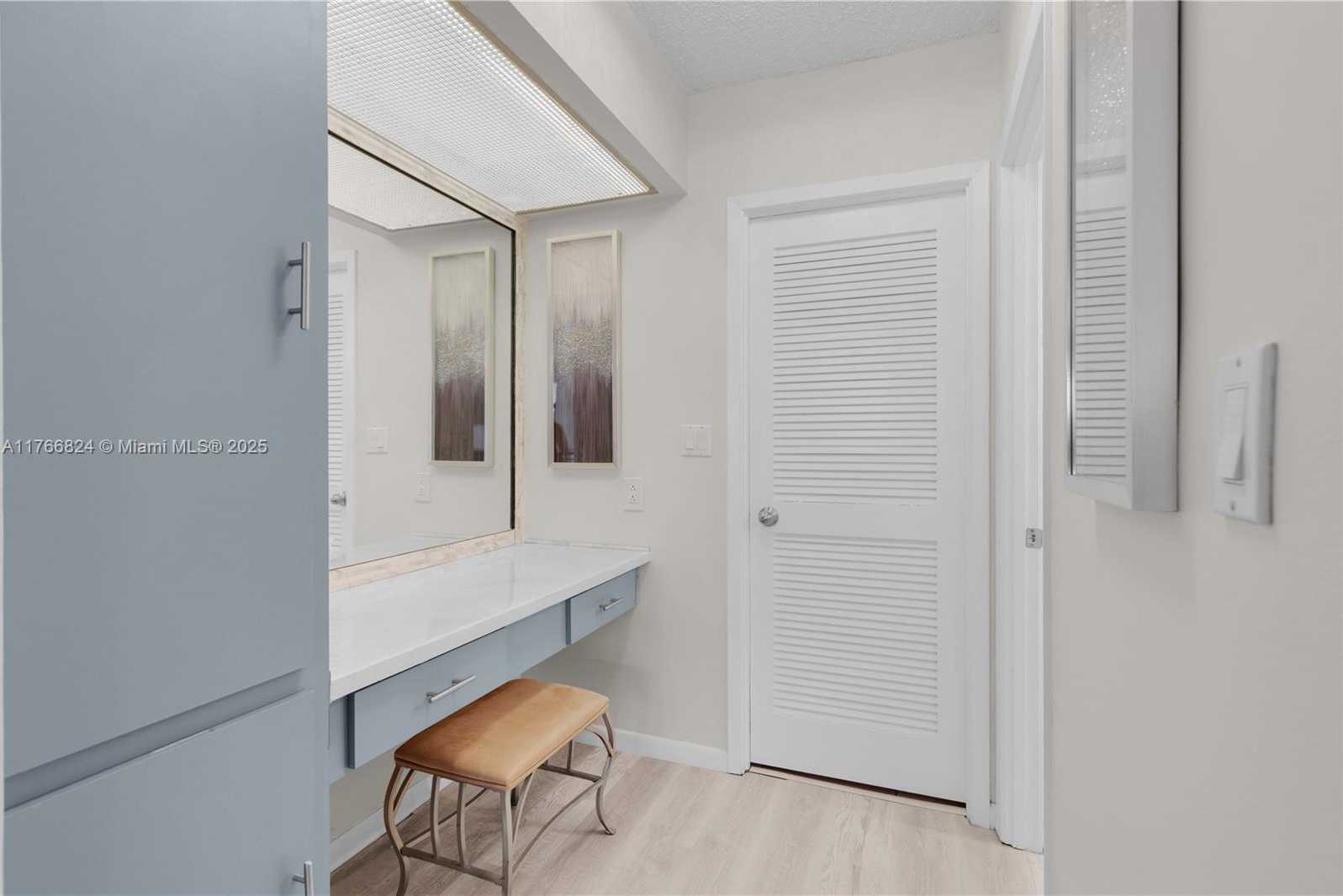 Small Image of 2500 PARKVIEW DRIVE #1019, Hallandale Beach Number 35