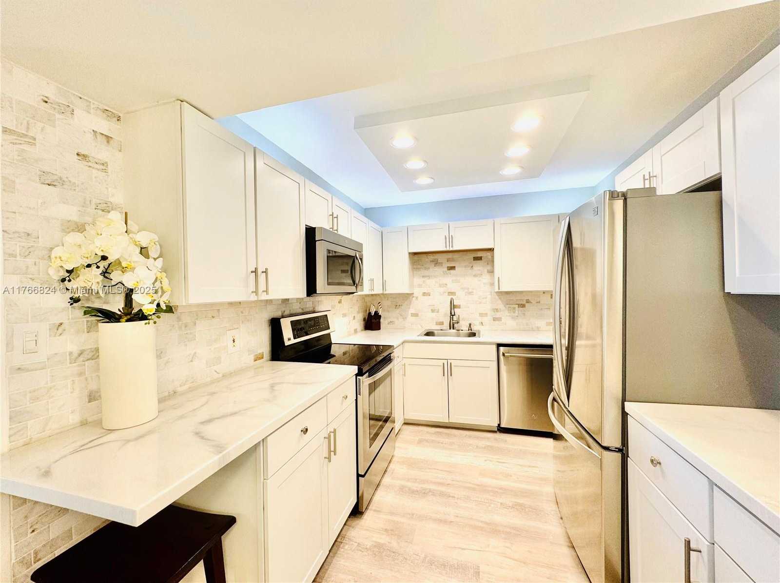 Small Image of 2500 PARKVIEW DRIVE #1019, Hallandale Beach Number 5