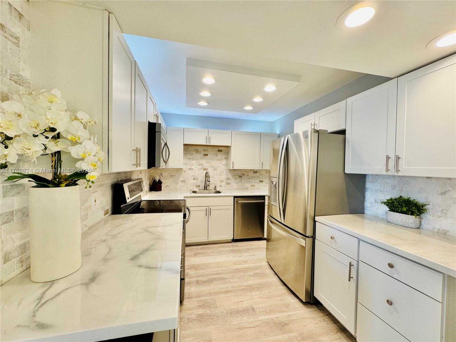 Small Image of 2500 PARKVIEW DRIVE #1019, Hallandale Beach Number 6