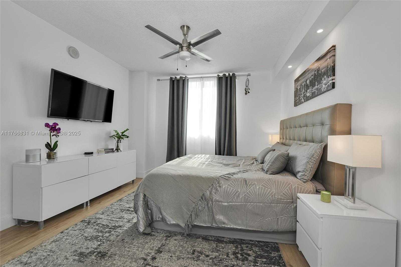 Small Image of 275 NORTH EAST 18TH ST #1207, Miami Number 14