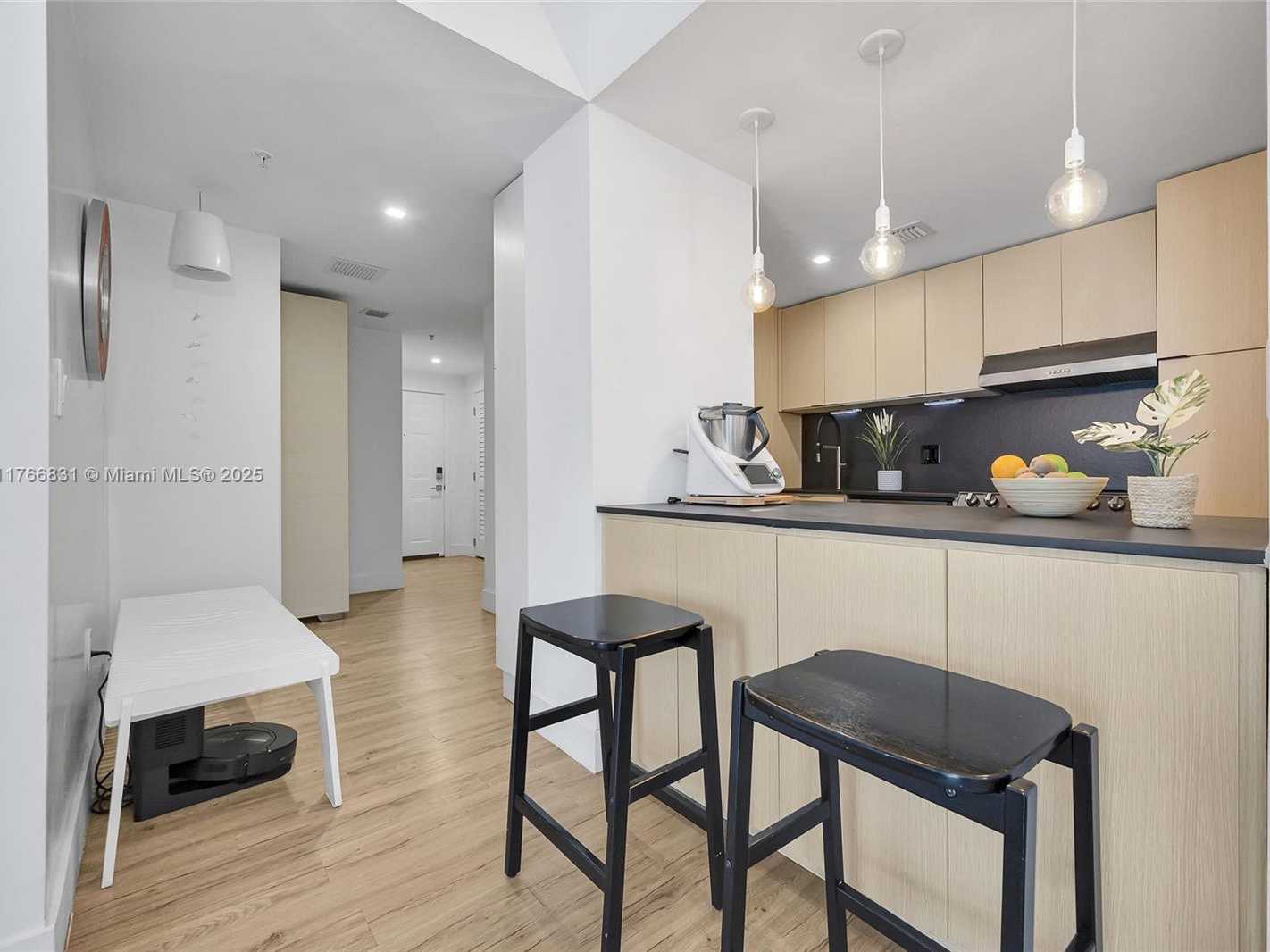 Small Image of 275 NORTH EAST 18TH ST #1207, Miami Number 9