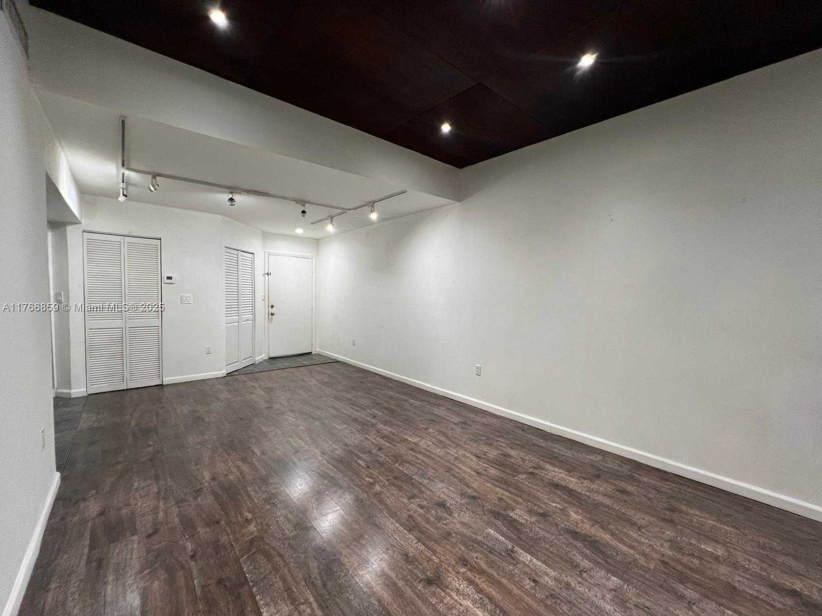 Small Image of 9715 FONTAINEBLEAU BLVD #E308, Miami Number 10