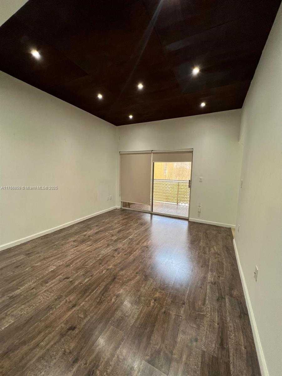 Small Image of 9715 FONTAINEBLEAU BLVD #E308, Miami Number 2