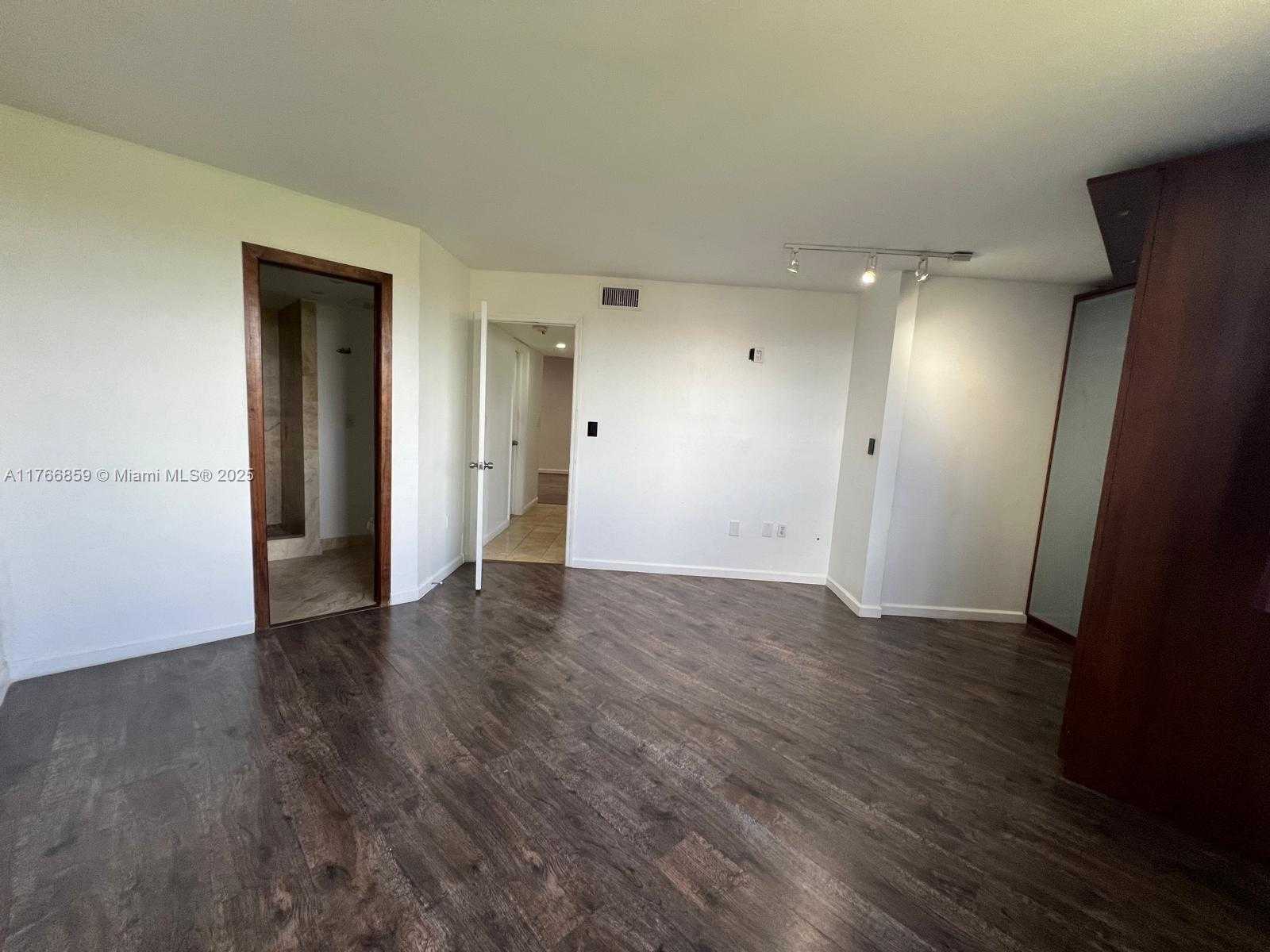 Small Image of 9715 FONTAINEBLEAU BLVD #E308, Miami Number 22