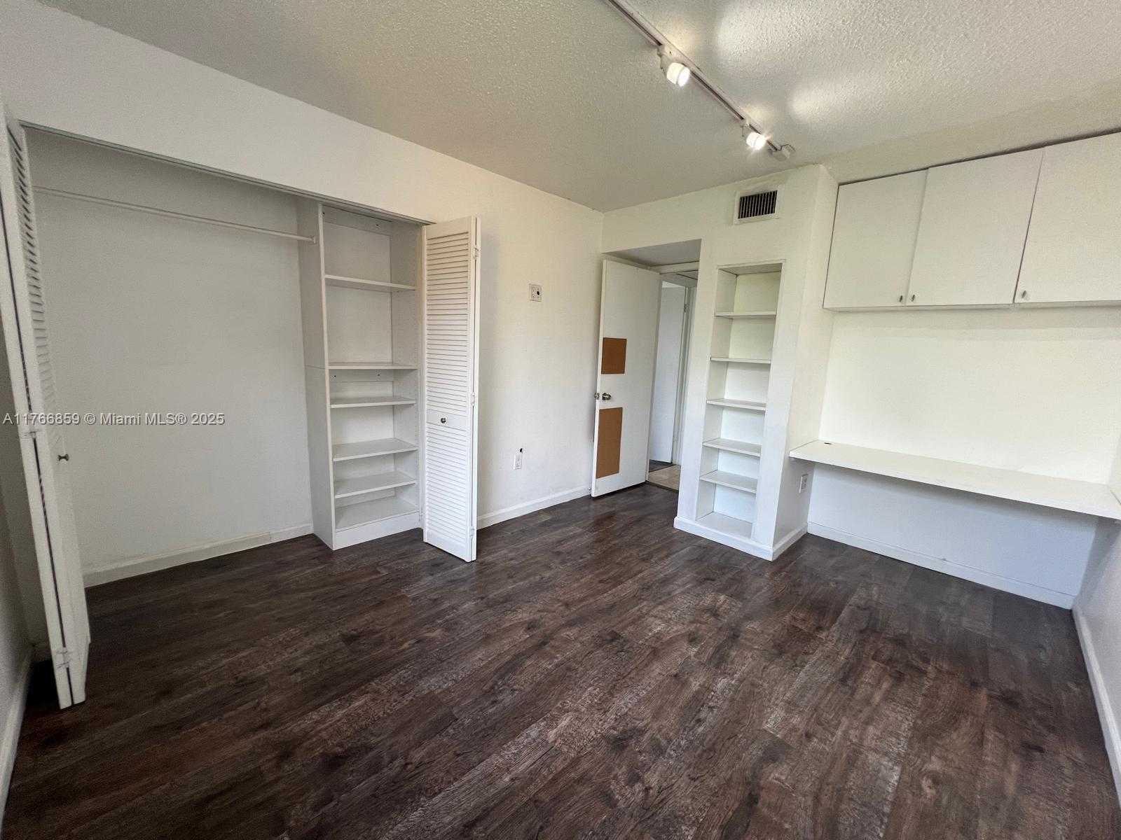 Small Image of 9715 FONTAINEBLEAU BLVD #E308, Miami Number 34