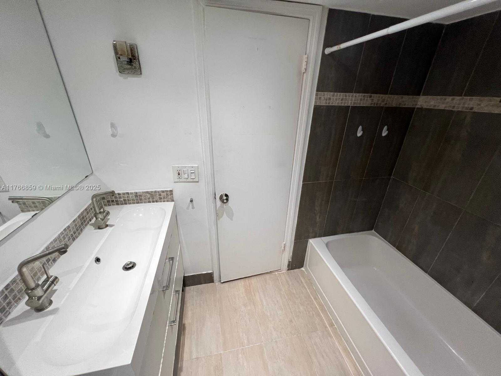 Small Image of 9715 FONTAINEBLEAU BLVD #E308, Miami Number 38